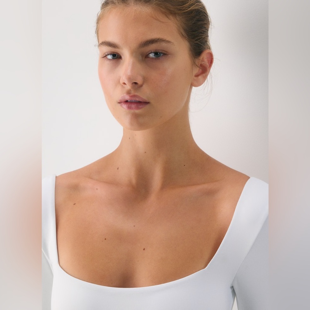 Aritzia Babaton Original Contour Squareneck White Bodysuit XS - Picture 4 of 14